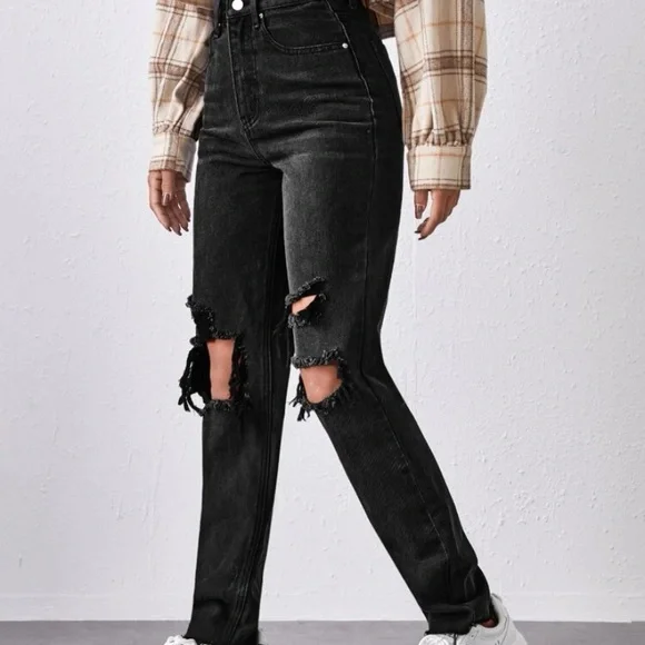 SHEIN High-Wasted Black Ripped Mom Jeans - Picture 4 of 6